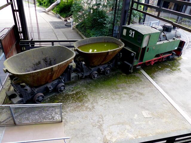 Lok mit Torpedowagen