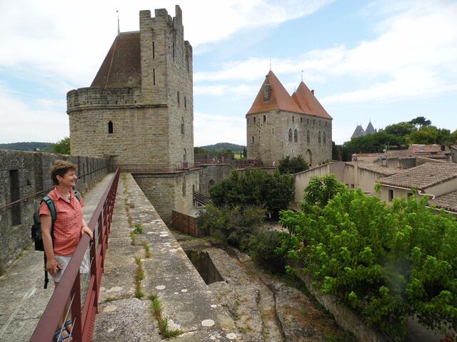 Von der Burg gelangt man auf die Stadtmauer. Ein kompletter Rundgang ist möglich.