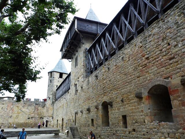 Oben auf der Brüstung des ersten Innenhofes hatten die Bogenschützen ihren Platz.