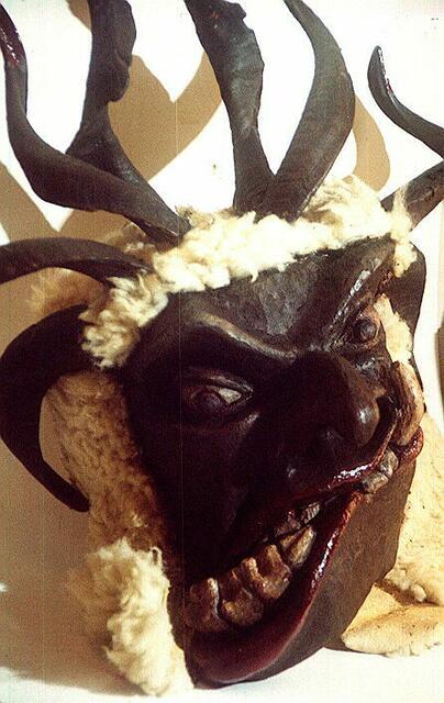 Alte Gasteiner Perchtenmaske aus Dorfgastein