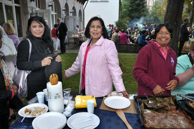 Und köstliche Glasnudeln sowie andere Spezialitäten aus dem südost-asiatischen Land.