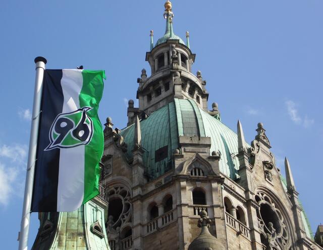 Und es ist auch klar, dass für die Niedersächsische Landeshauptstadt ein Bundesligaverein Pflicht ist.