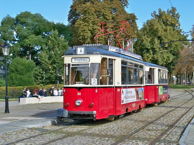 Wagen 51 mit Beiwagen 19 an der Haltestelle Theaterplatz
