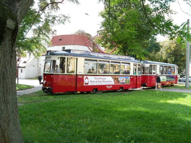 Wagen 51 und Beiwagen 19 vor dem Marientor