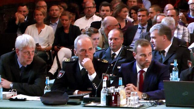 Ein mysteriöser Rahmenbefehl vom 9. Juni 2017 - offenbar geschwärzt zur Einsich übergeben - könnte der Hamburger Polizeiführung zum Verhängnis werden