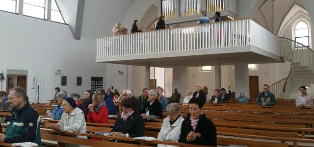 GottesdienstbesucherInnen in Johannes der Täufer, Bodenkirchen