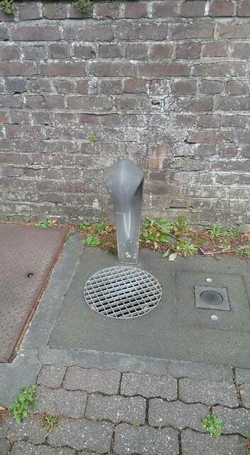 Der alte Friedhof Immerath    Das Wasser ist  längst abgestellt.