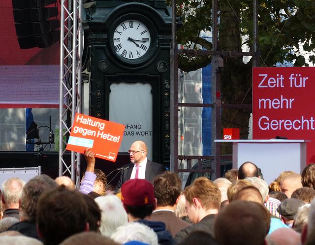 "Am Sonntag um 18 Uhr hat Angela Merkels letzte Stunde geschlagen. Dann werde ich Bundeskanzler werden. Und nur das ist gerecht."