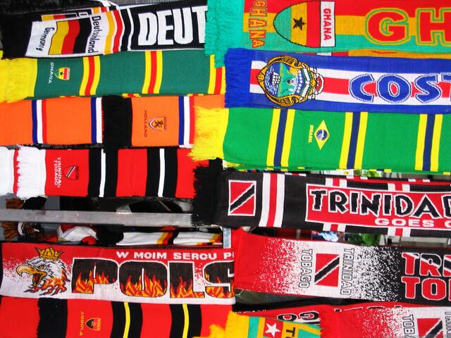 Auf welche Art wird die Farblandschaft demnächst im Bundestag vertreten sein? Bald werden wir es erfahren. Aber Blau wird wohl auch dabei sein.