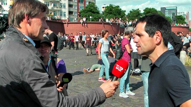 "Klare Kante" - für oder gegen Gewalt? So verstehe Blechschmidt sich als Teil einer Protestbewegung, die "seit über 40 Jahren ganz deutlich sagt, wir distanzieren uns nicht im Grundsatz von militanten Aktionsformen und auch nicht von bewussten 
Regelübertretungen." (Foto: Max Bryan)