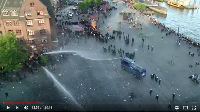 Quelle: AbendblattTV - https://www.youtube.com/watch?v=sF12Fsfn2ao&t=12m50s
