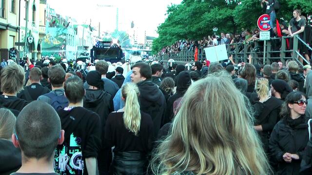Neu formierter Demo-Zug auf der ursprünglich angemeldeten Strecke.