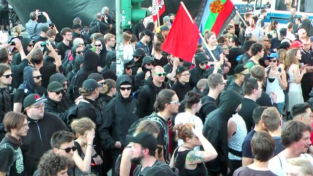 Aus bunt wird schwarz - die Taktik der Vermummten