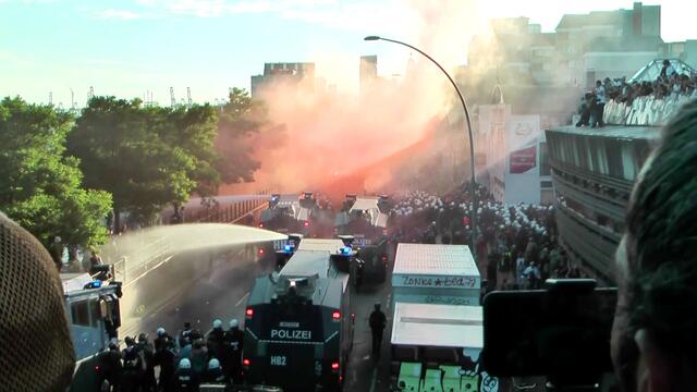 Mit völlig unverhältnismäßiger Brutalität wurde die Demo aufgelöst