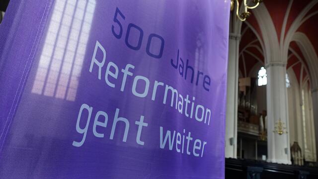 Im Dom: Hinweis auf das Reformationsjubiläum. Foto: Helmut Kuzina