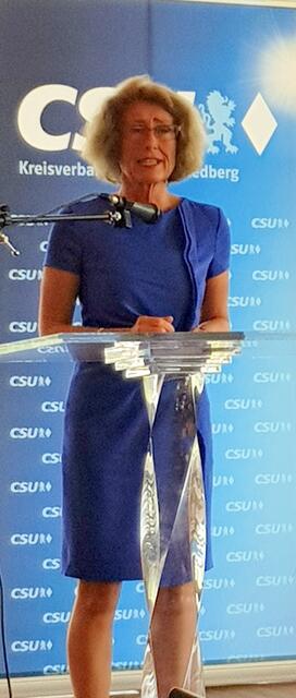 MdB Iris Eberl macht nochmals darauf aufmerksam, dass man Bayern in Berlin stärken kann, wenn beide Stimmen an die CSU geht