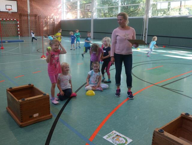 Zielwerfen oder Weit bis an die Wand