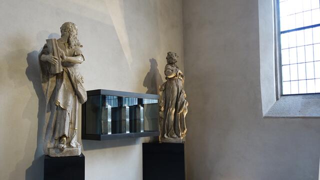 In der südlichen Seitenkapelle Darstellungen der heiligen Vincentius und Anastasius. Foto: Helmut Kuzina
