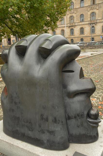 "Großer verletzter Kopf"