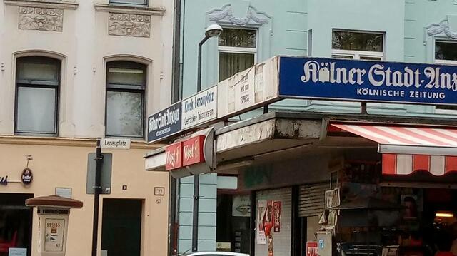 Gebäude und Kiosk aus der Folge "Nach 6 im Zoo"  (Neuehrenfeld)