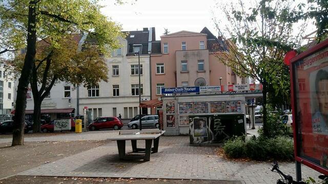 Gebäude und Kiosk aus der Folge "Nach 6 im Zoo"