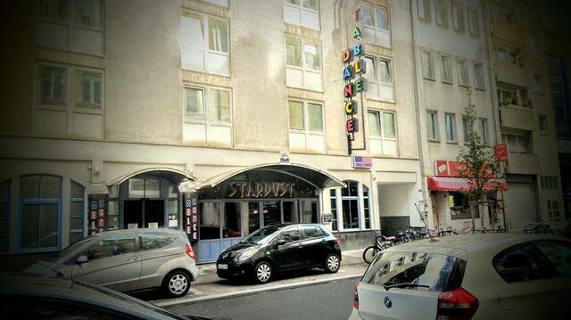 Hier hat es begonnen "Am Club Stardust in der Maastrichter Straße in Köln, wurde Deutschlands beliebteste Krimiserie geboren"  NEIN, nicht Tatort  sondern MORD MIT AUSSICHT