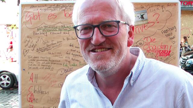 Holger Mütze vom Jesus Center Hamburg initiierte eine Plakatwand Aktion zur Aufarbeitung der Gefühle und Emotionen am Tag nach den Krawallen