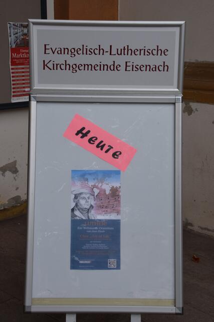 "Hereinspaziert, hereinspaziert ..." Die Werbung hat funktioniert, die Kirche war gut gesetzt