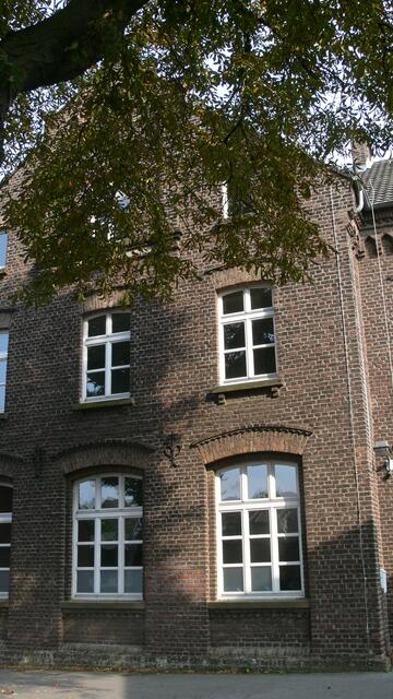 In der 2. Staffel wird die "Alte Schule" Noithausen zur Polizeiwache.