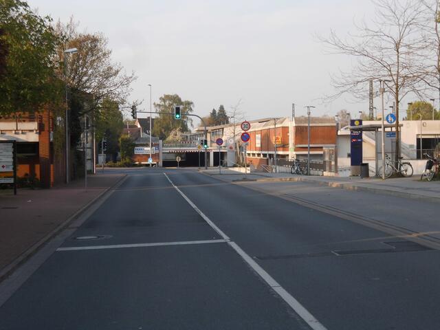Die nächste Querungs-Möglichkeit an der Bahnhofstraße