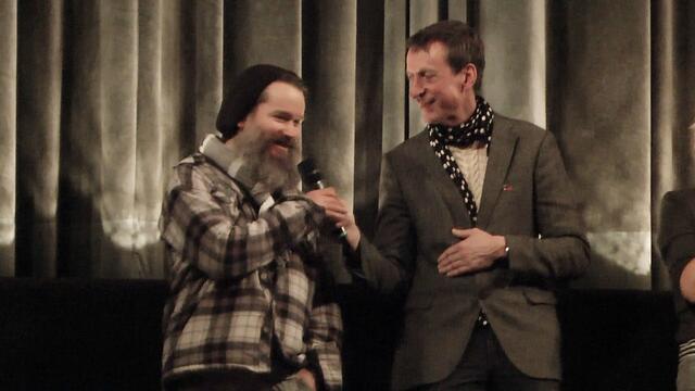 Unabhängigkeit hat eben ihren Preis - den zum Beispiel, dass alles sehr lange dauert. Schließlich bin auch ich nur eine kleine 1-Mann-Redaktion - schreibe, recherchiere und veröffentliche alles selbst. Die Videos meiner Reportagen kommen dann meist erst ganz zum Schluss, wenn ich mit Standbildern und Textveröffentlichungen irgendwann mal durch bin - aber das dauert noch.

--> https://de.wikipedia.org/wiki/Graswurzel-Journalismus