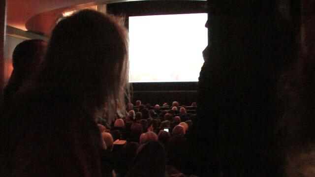 Der Saal ist voll. Einige mussten draußen bleiben ... (weitere Termine sind geplant)