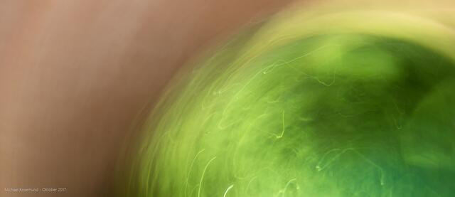 Eine grüne Glaskugel