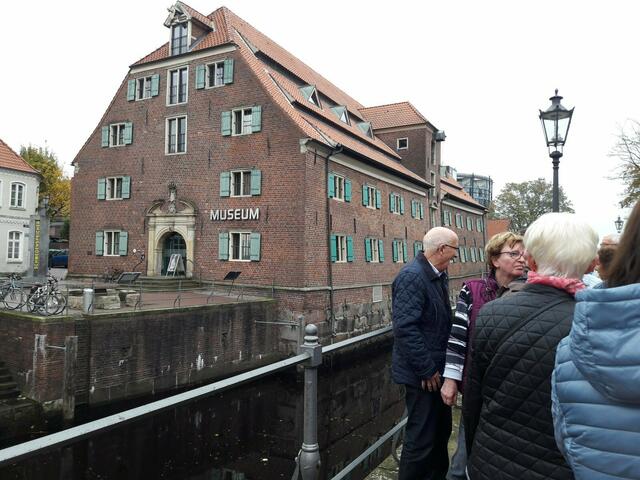 Der Schwedenspeicher am Hafeneingang.