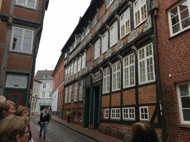 Die Altstadt verwönht das Auge mit Fachwerk-Impressionen.
