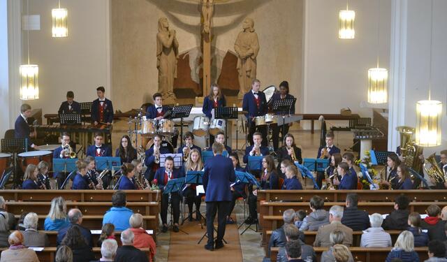 A-Orchester beschenkt seine Zuhörer | Foto: Peter Metzger