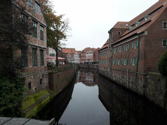 Der Fluss Schwinge, der in der Elbe mündet.