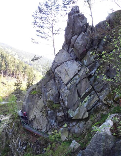 Es macht besonders viel Spaß, diesem schönen und wildromantischen Wanderweg zu folgen.