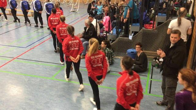 Einmarsch und Begrüßung der Vereine