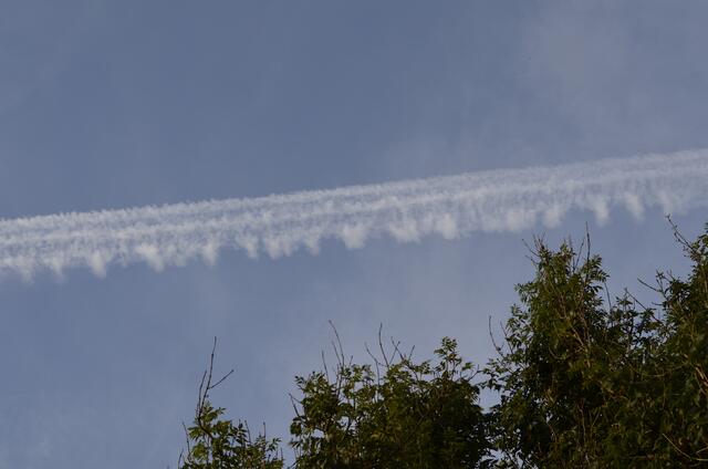 und über der Burg trug - für uns -  sogar der Himmel Spitzenbordüren