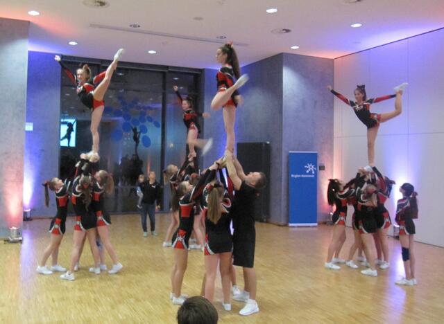 Tanzeinlage der Cheerleader des TKH