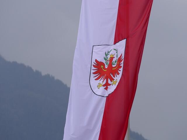 Südtirol Fahne &gt; https://pixabay.com/de/fahne-tirol-s%C3%BCdtirol-italien-942789/ | Foto: wie vor