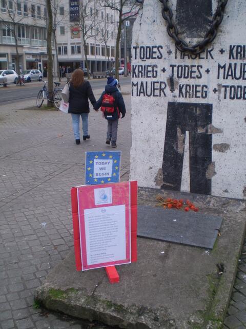 2. Dezember 2017: "Bremer Erklärung 2017" am dritten Berliner Mauer-Denkmal in Bremen