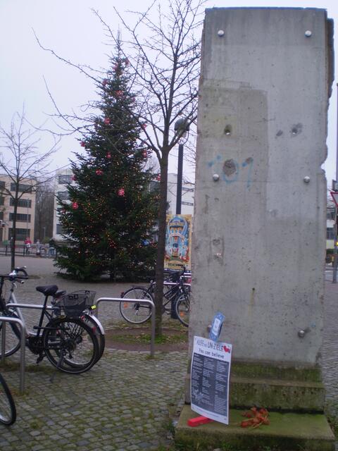 2. Dezember 2017: Blick auf den ersten Berliner Mauerrest in Bremen-Vahr