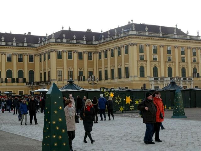 "Kultur- und Weihnachtsmarkt Schloss Schönbrunn" in Wien