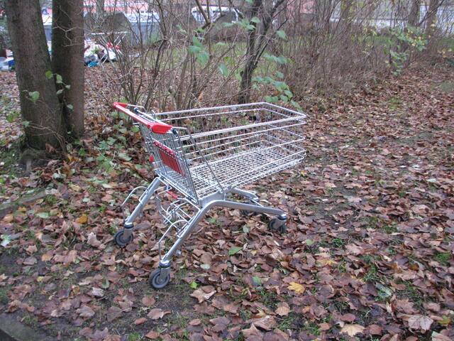 Gab wohl gerade Geld, einmal im Monat reicht es für einen vollen Wagen.
