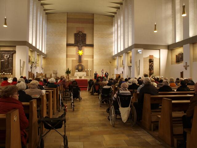 Gut besucht war auch der ökumenische Gottesdienst zum Auftakt