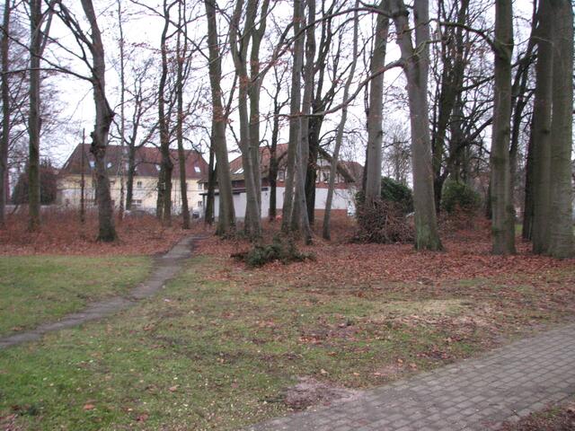Bildmitte ehemaliges Apothekengebäude