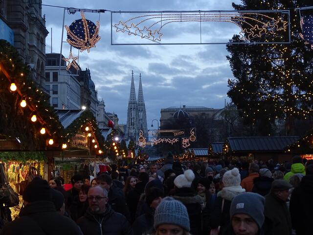 Christkindlmarkt 2017 am Wiener Rathausplatz