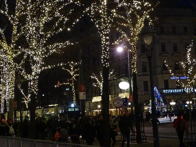 Christkindlmarkt 2017 am Wiener Rathausplatz
